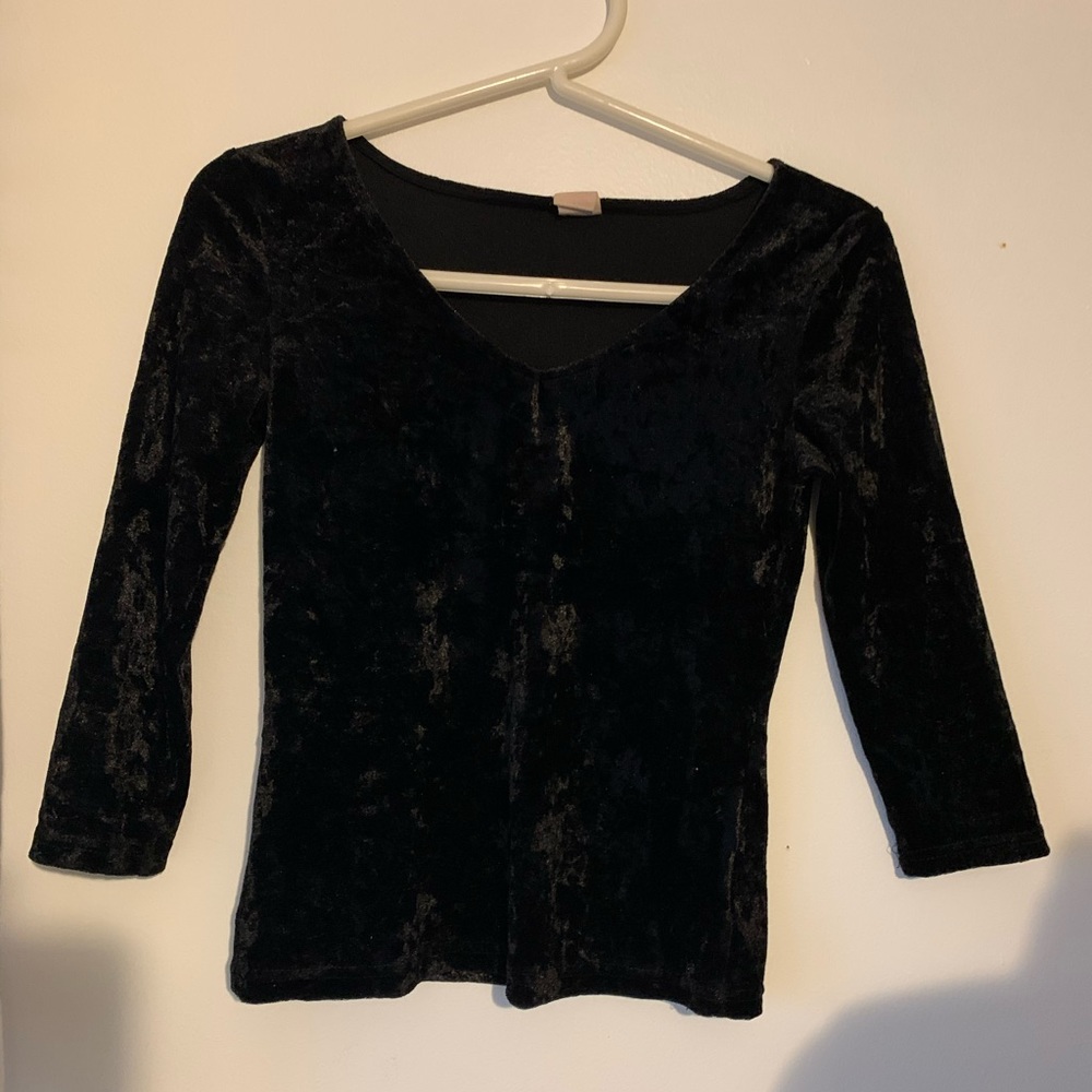 Wild Pearl. Crushed Velvet Top.